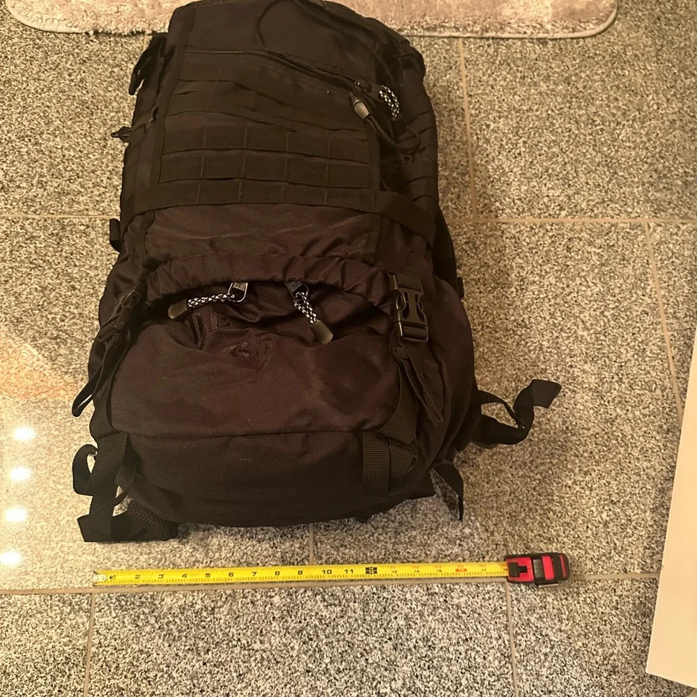 Large back pack - Picture 3 of 4